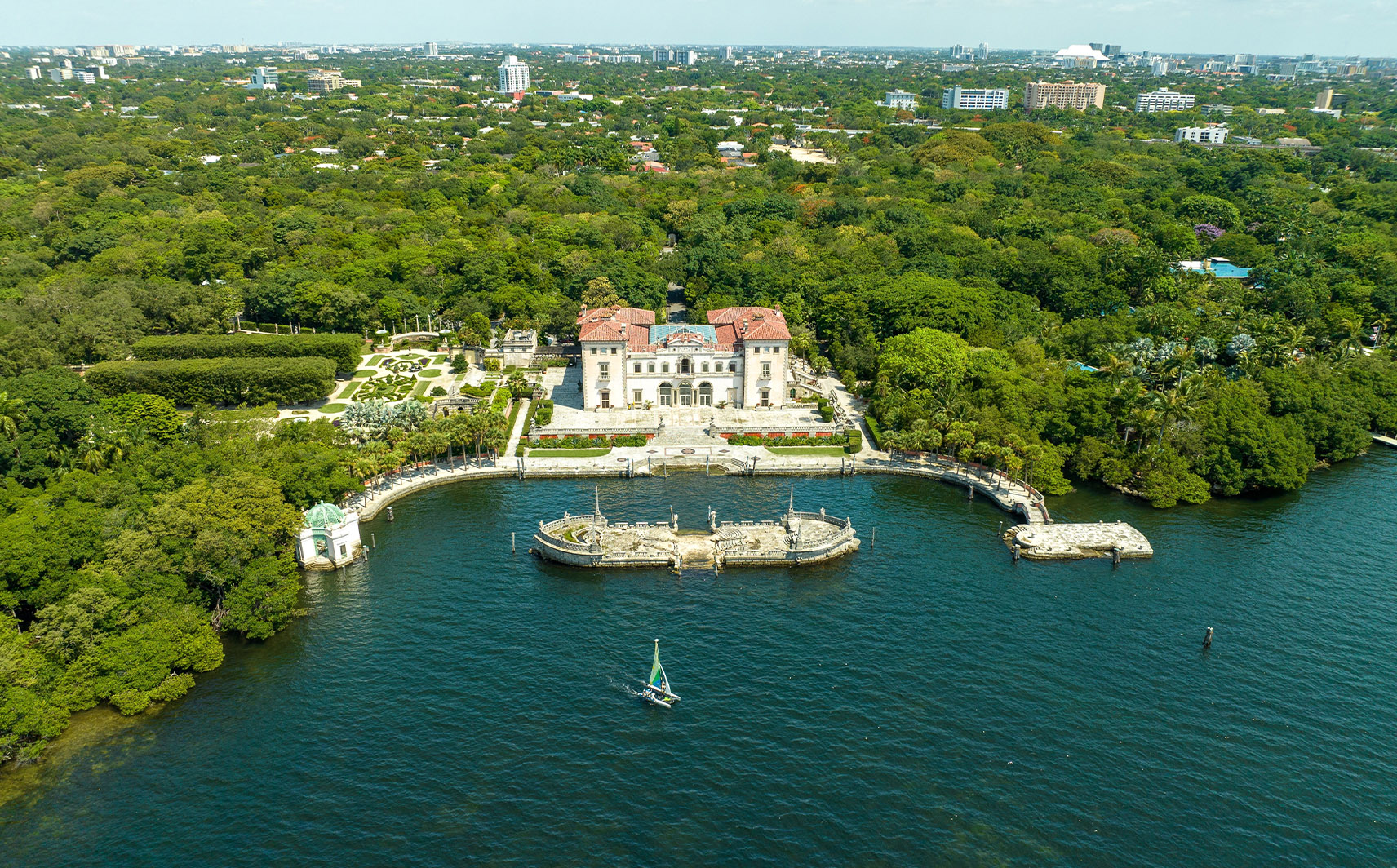 1_0006_Vzcaya Gardens And Museum